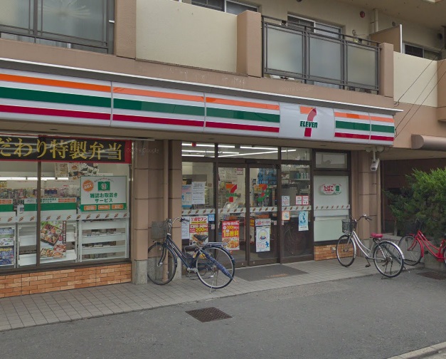 コンビニ　セブンイレブン東大阪稲田新町店（コンビニ）まで272m