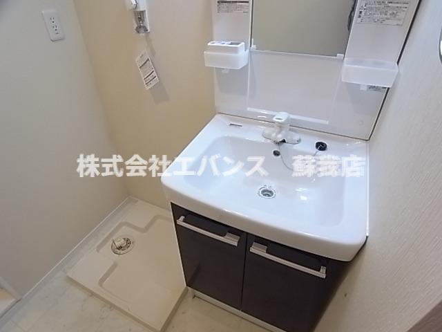 洗面設備　朝の支度にも助かる、独立の洗髪洗面化粧台