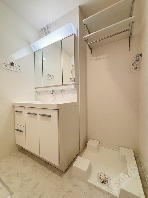 洗面設備　嬉しい独立洗面で３面鏡♪♪