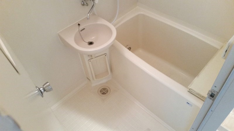 バス・シャワールーム　同建物、他号室写真参照