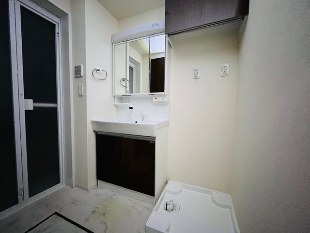 洗面設備　写真は同じメーカーの別物件を参考にしたイメージです。