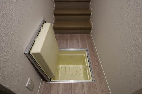 収納　床下収納