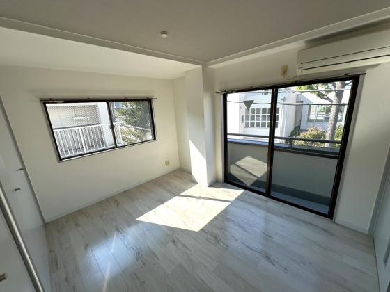 居室・リビング　お掃除しやすいフローリング！