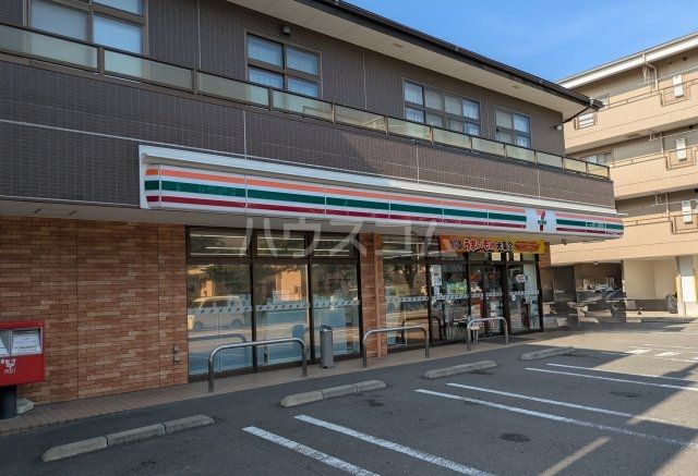 コンビニ　セブン-イレブン 横浜瀬谷駅北口店（コンビニ）まで302m