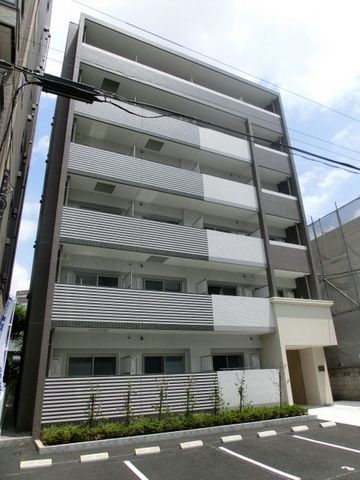 建物外観　通勤買い物便利な立地環境