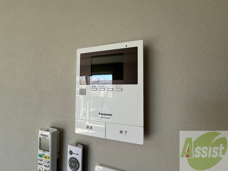 セキュリティ　ＴＶモニター付インターホンです。来客者の顔が見えるので安心！