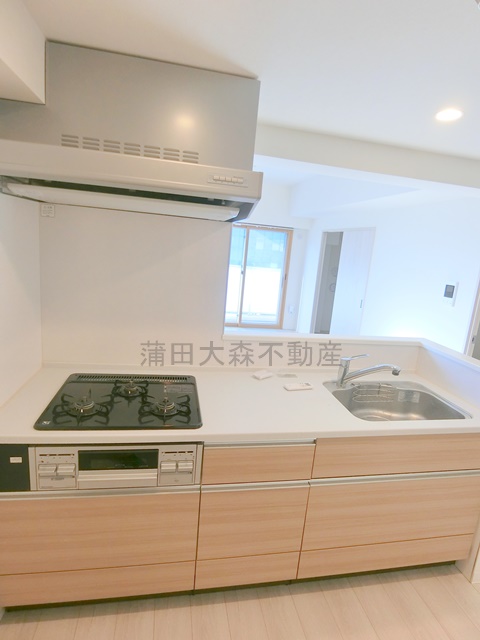 キッチン　グリル付き３口ガスコンロのキッチン