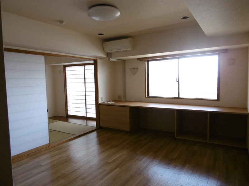 新潟ダイカンプラザ遊学館の居間写真