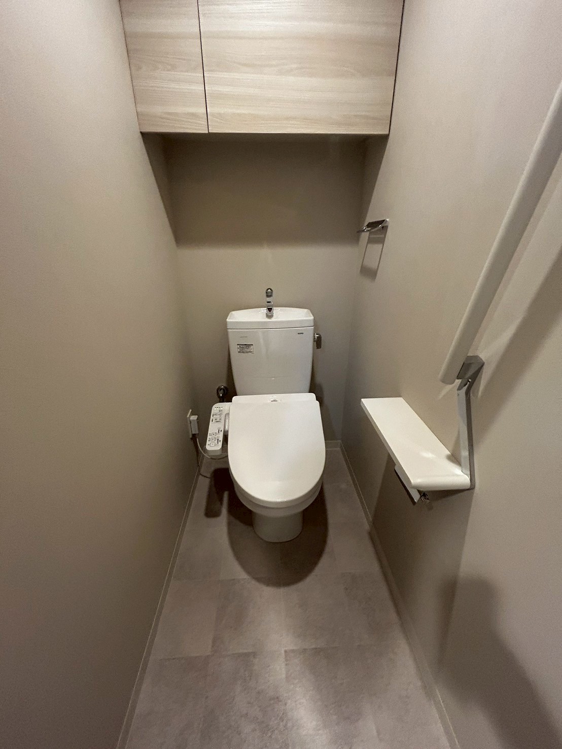 トイレ　間取り画像生成お願いいたします。色だけを変えてください。元の