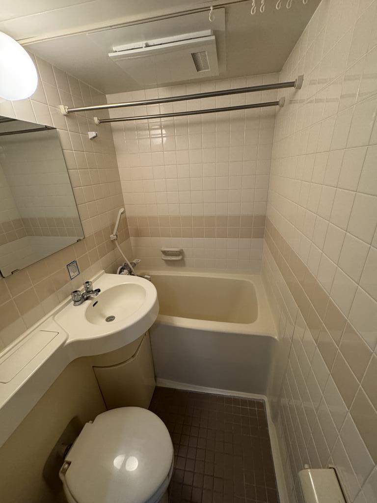 バス・シャワールーム　広めのユニットバスです