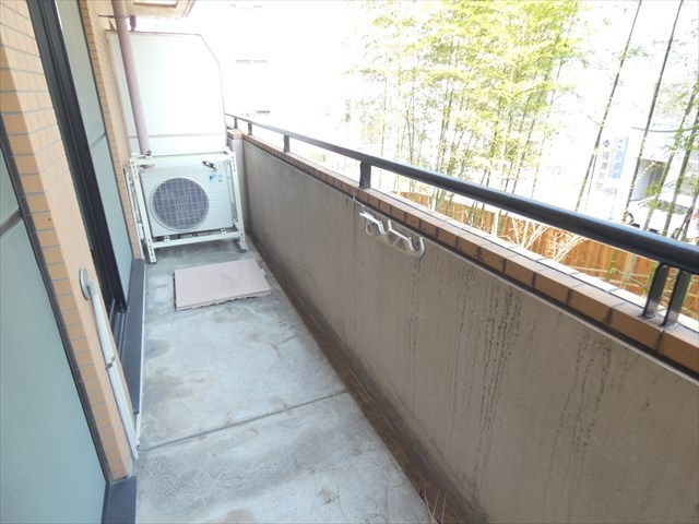 バルコニー　※以下他号室参考写真となります。