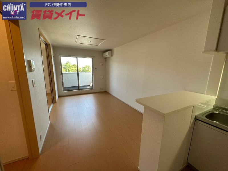 居室・リビング　反転タイプ参考写真