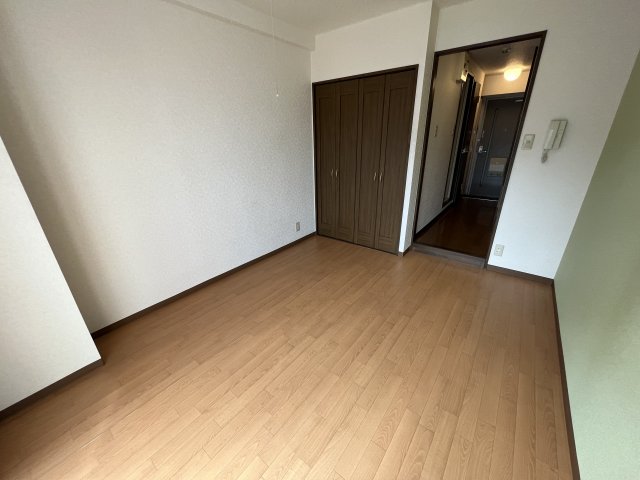 居室・リビング　南向きで日当たり良好なお部屋です。