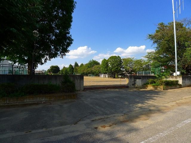 小学校　北小学校（小学校）まで750m