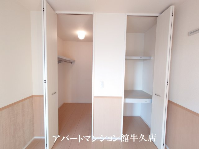 収納　クローゼット、収納棚