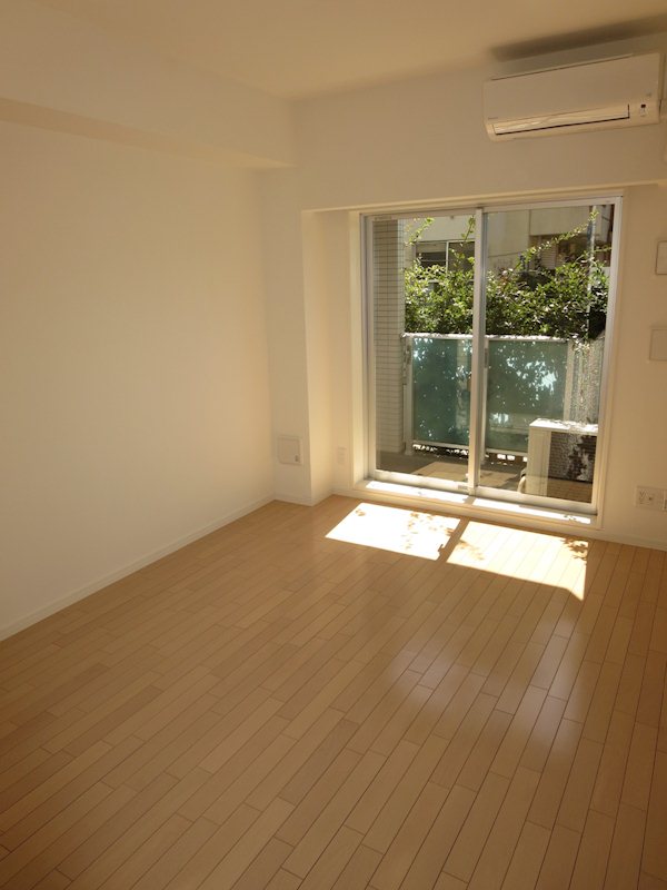 居室・リビング　※他の部屋の写真です。