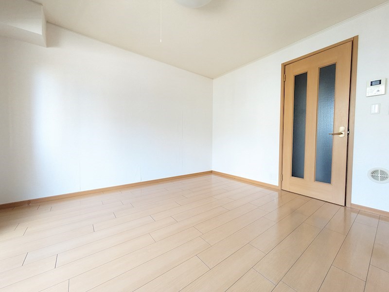 サクセス武庫川の居間写真