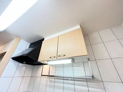 キッチン　キッチン上側収納