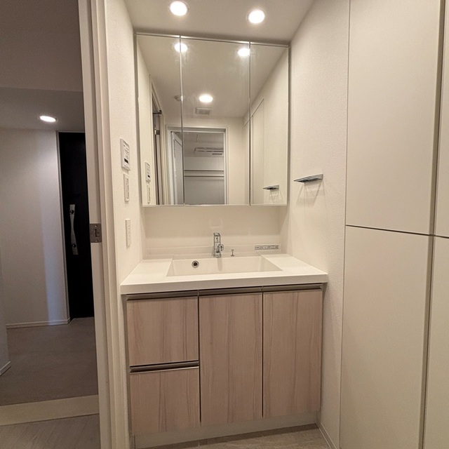 洗面設備　※写真は同タイプ住戸です。