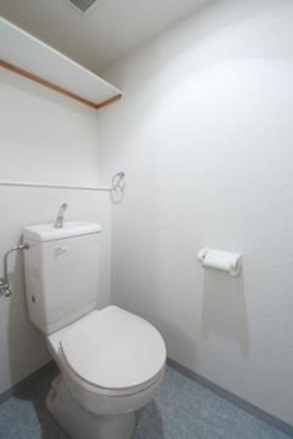 トイレ　※写真は同タイプ住戸です。