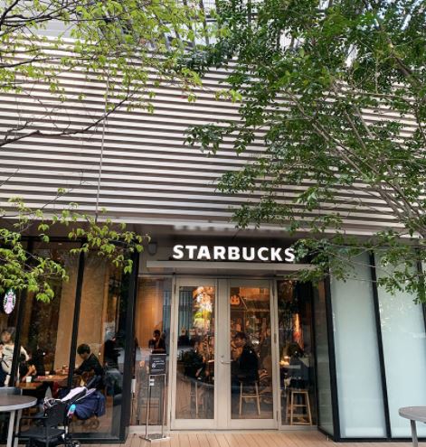 飲食店　スターバックスコーヒー飯田橋サクラテラス店（飲食店）まで149m