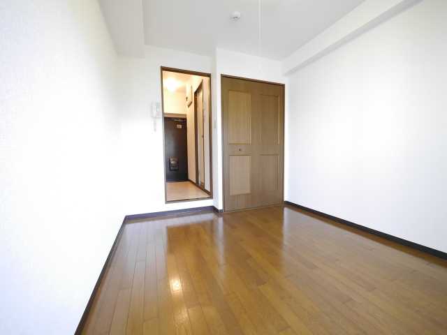 居室・リビング　フォレスタ御苑前