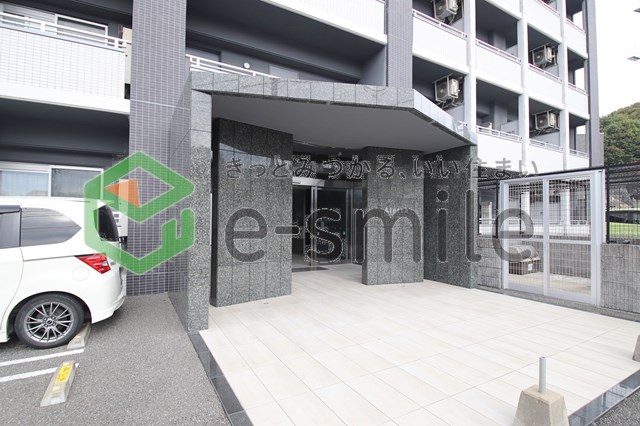 エントランス　清潔なエントランスです