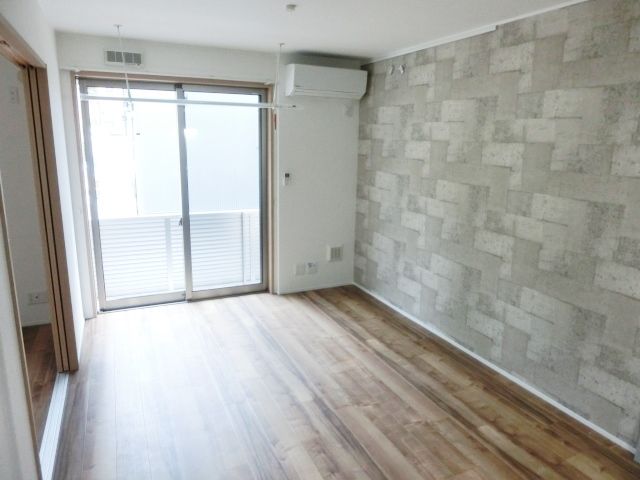 居室・リビング　日当たり良好です。