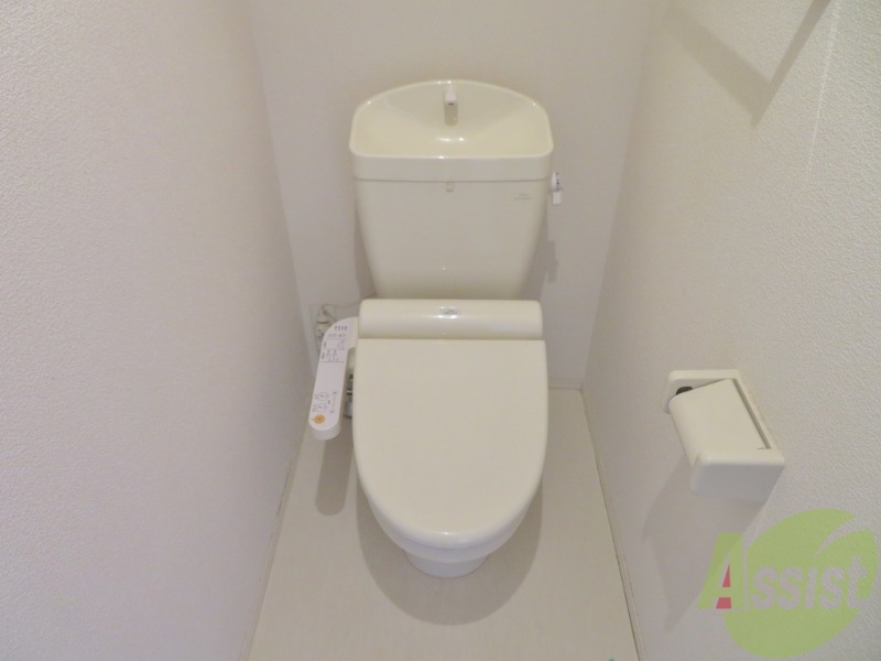 トイレ　ウォシュレット機能がついたトイレです。安心して使用できますね