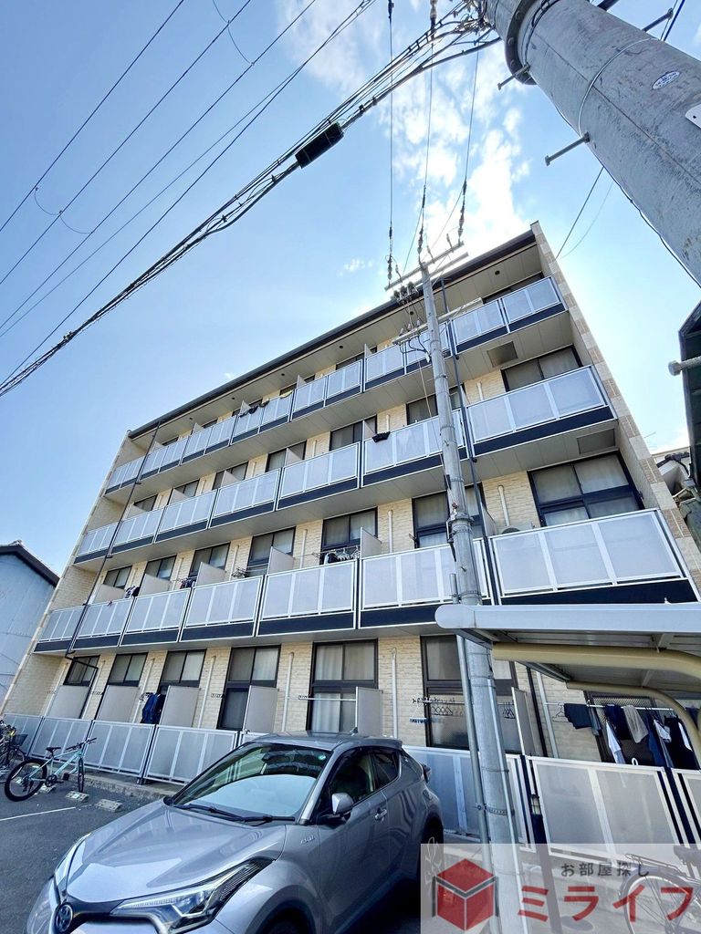 建物外観　陽当たり良好で明るい印象の外観