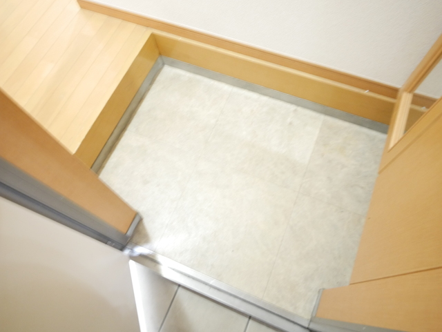 玄関　★石造り風のおしゃれな玄関です★