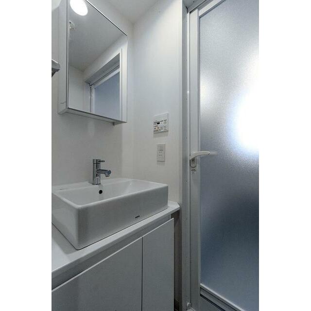 洗面設備　同仕様写真含む