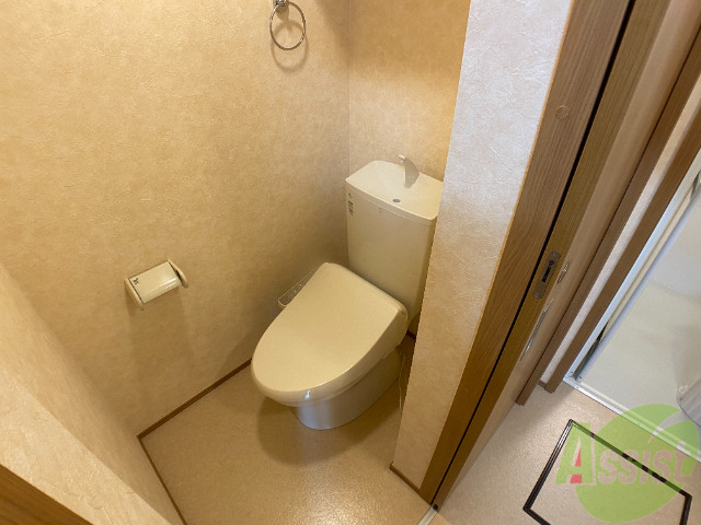 トイレ　ウォシュレット付きのトイレです。シャワートイレは日本の宝。