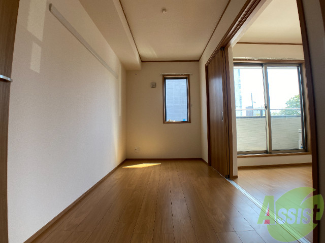 その他部屋・スペース　４．７帖の洋室のお部屋もあります。寝室にもよさそうですね。