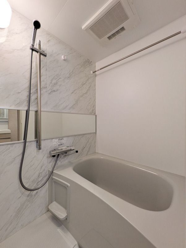 バス・シャワールーム　※他号室写真使用