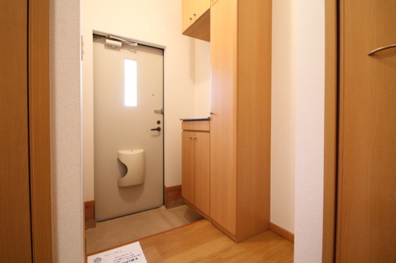 玄関　※別部屋の写真です