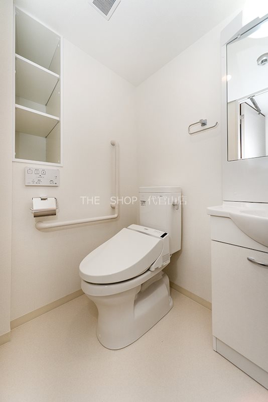 トイレ　ウォシュレット付き