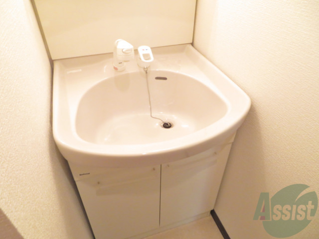 洗面設備　忙しい朝の味方、独立洗面台があるのは嬉しいですね。