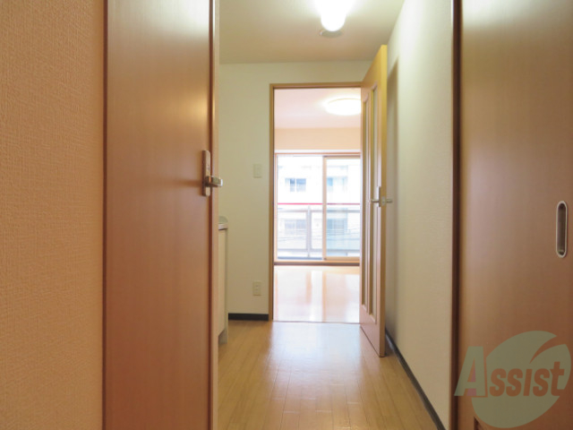 玄関　玄関から撮影してみました。開放感がありますね。