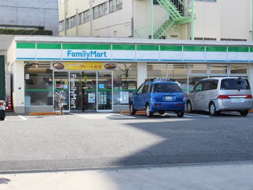 コンビニ　ファミリーマート 桜川三丁目店（コンビニ）まで474m