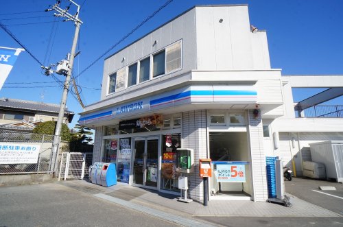 コンビニ　ローソン 平城店（コンビニ）まで1957m
