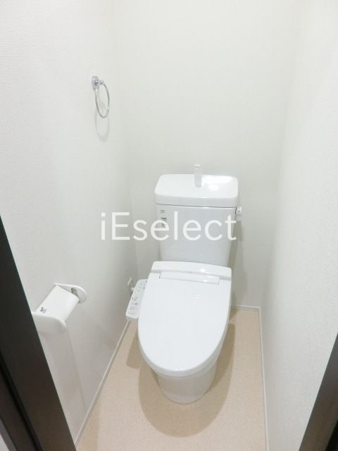 トイレ　温水洗浄便座ございます