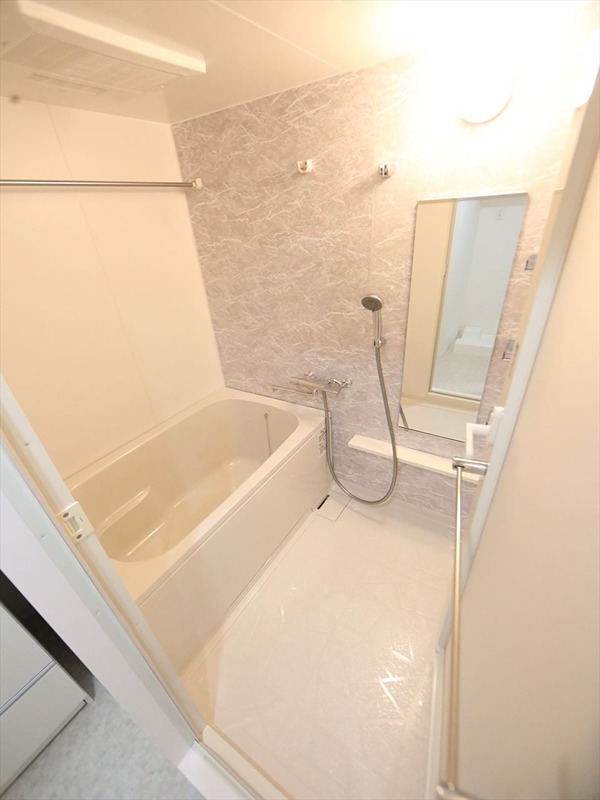 バス・シャワールーム　バスルーム　浴室暖房乾燥機付き