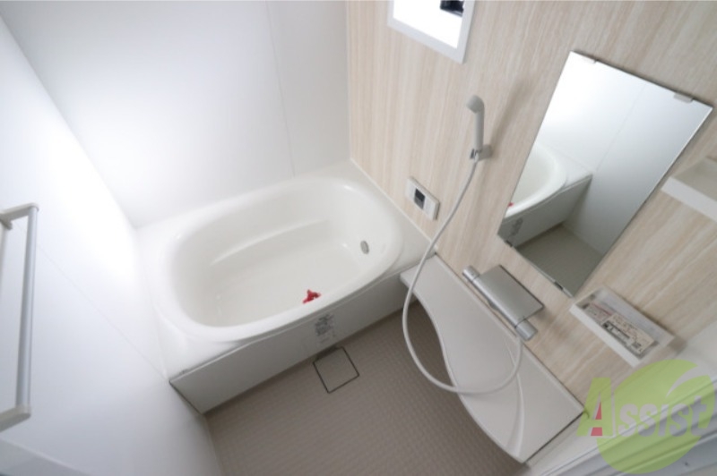 バス・シャワールーム　お風呂場も落ち着いた雰囲気に、リラックスできます