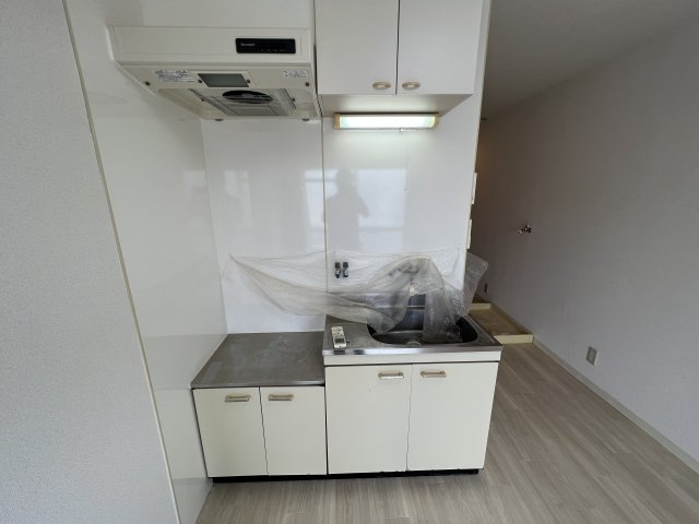 キッチン　壁付けキッチンでスペースを有効活用！