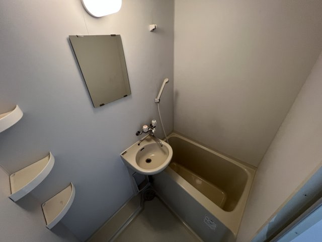 バス・シャワールーム　落ち着く空間のバスルーム♪