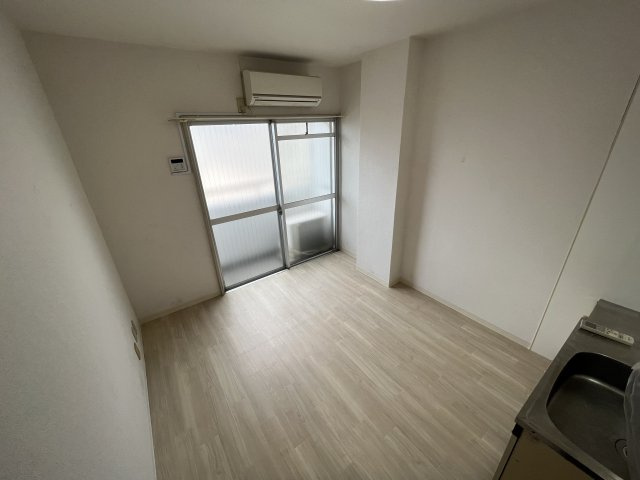 居室・リビング　エアコン付きで初期費用を抑えれます♪