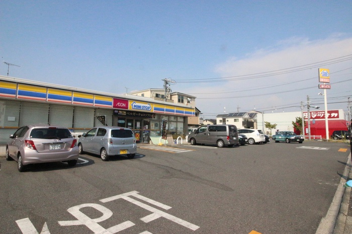 コンビニ　ミニストップ（コンビニ）まで350m