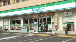 コンビニ　ファミリーマート 早宮四丁目店（コンビニ）まで101m
