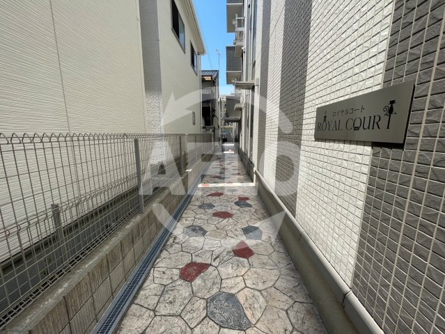 エントランス　ロイヤルコート　エントランス